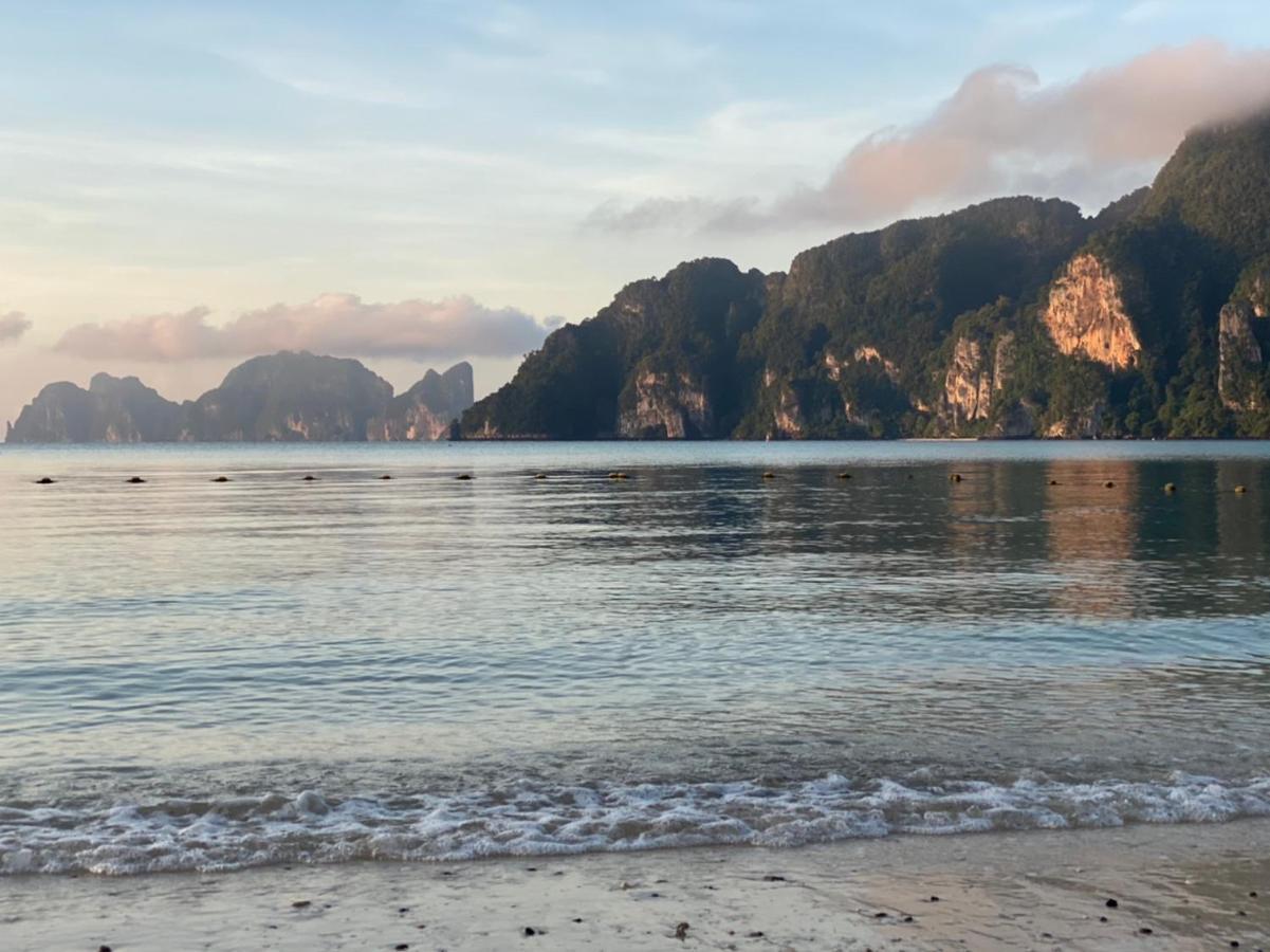 U Rip Resort Phi Phi Hotel Екстериор снимка